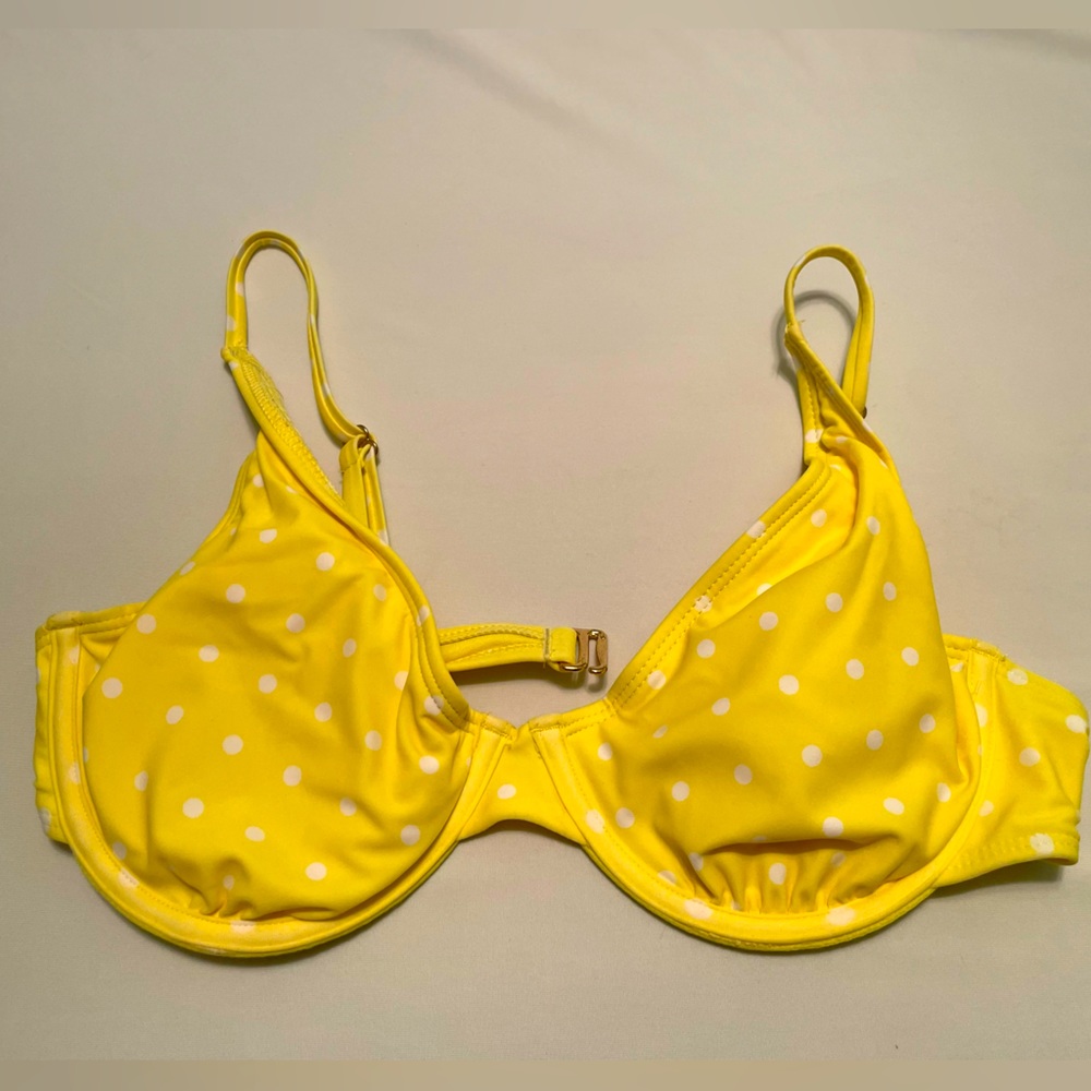 Bikini top.
